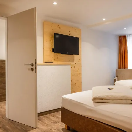 Konukevi Zum Ochsen 3*